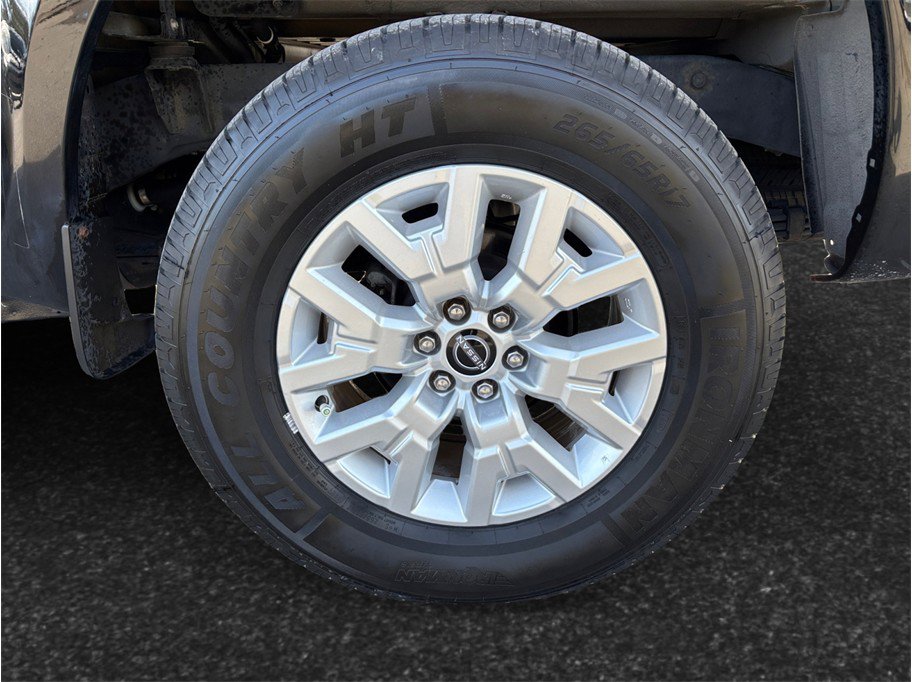 Used 2022 Nissan Frontier SV image 14