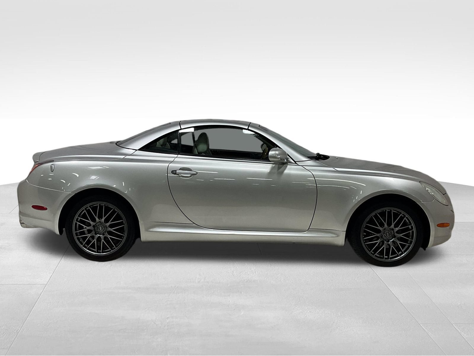 Used 2004 Lexus SC 430 Convertible RWD image 5