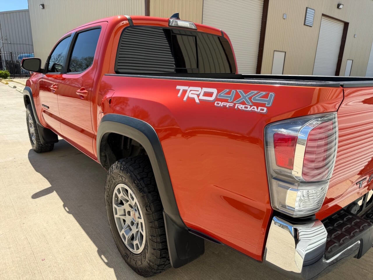 Used 2018 Toyota Tacoma TRD Off-Road image 5