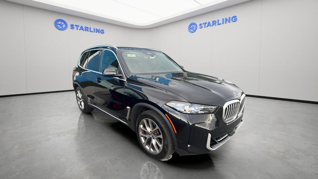 Used 2025 BMW X5 xDrive50e w/ Parking Assistance Package AWD/4WD image 3