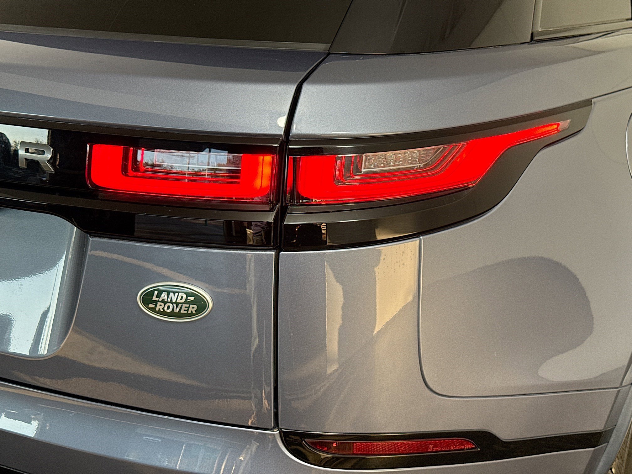 Used 2023 Land Rover Range Rover Velar R-Dynamic S image 34