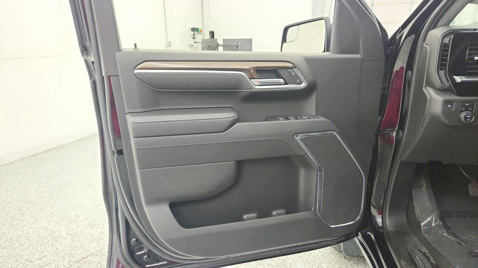 Used 2023 Chevrolet Silverado 1500 LT image 34