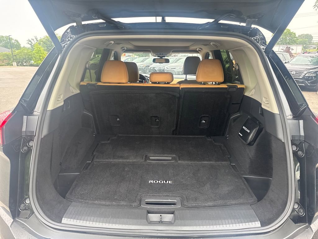 Used 2023 Nissan Rogue Platinum FWD image 21