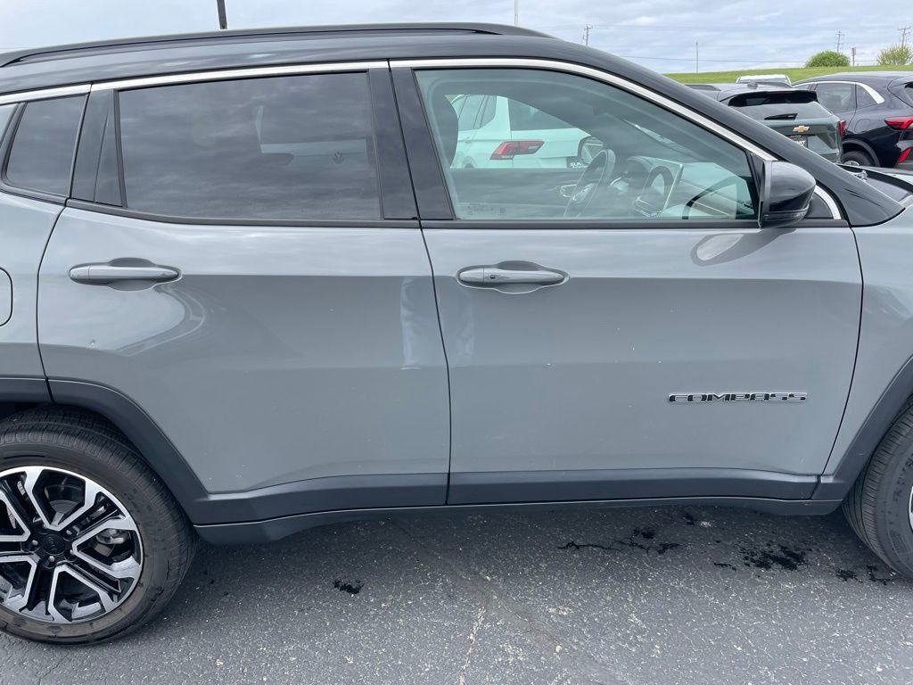 Used 2023 Jeep Compass Limited AWD/4WD image 32