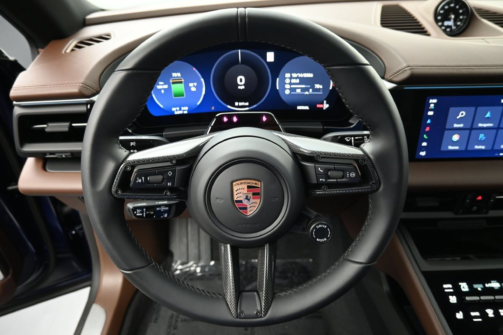 Certified 2026 Porsche Macan 4 Electric w/ Premium Package AWD/4WD image 12