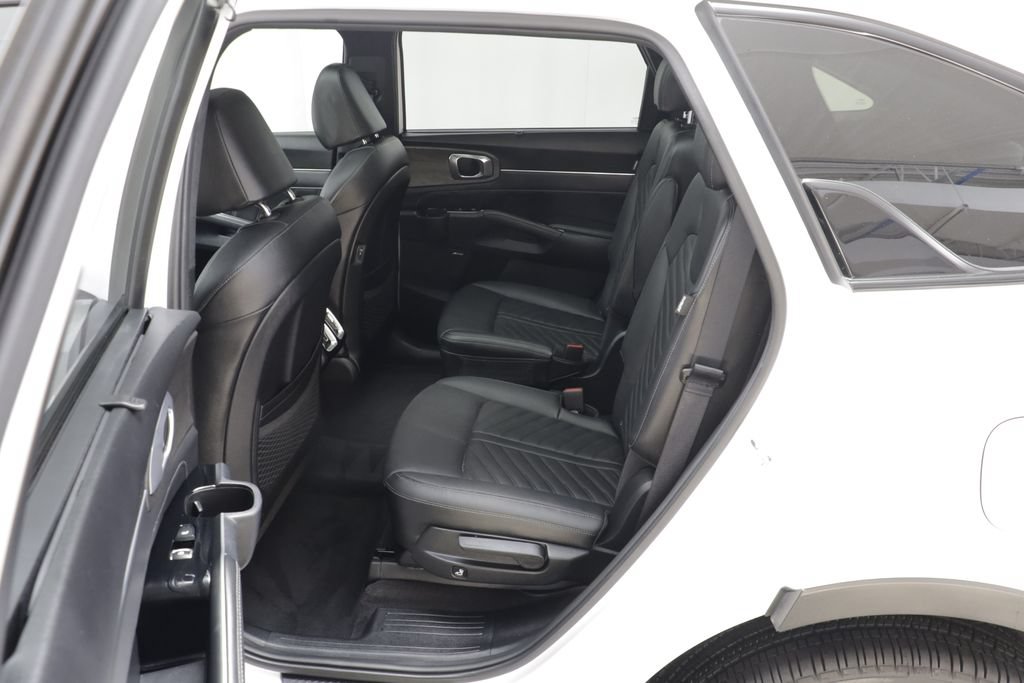 Used 2025 Kia Sorento SX Prestige AWD/4WD image 16