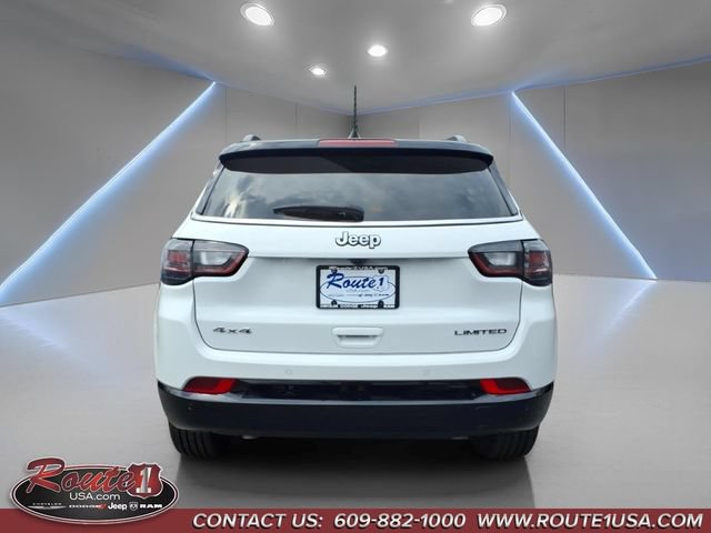 Used 2025 Jeep Compass Limited w/ Elite Group AWD/4WD image 5