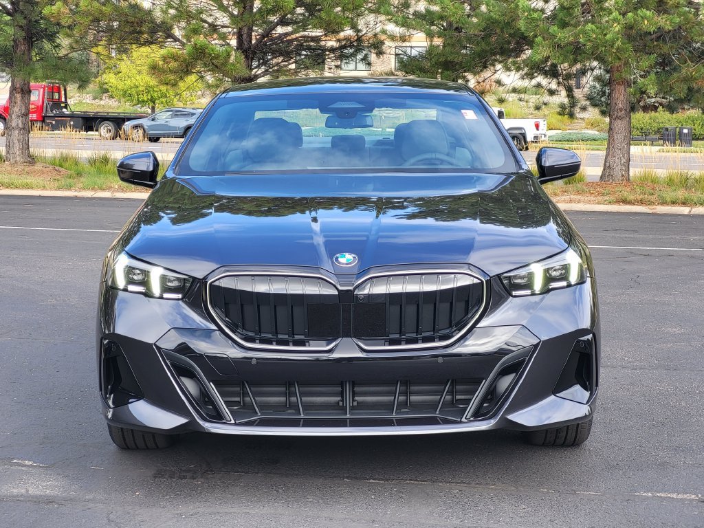 New 2027 BMW 540i xDrive w/ M Sport Package AWD/4WD image 2