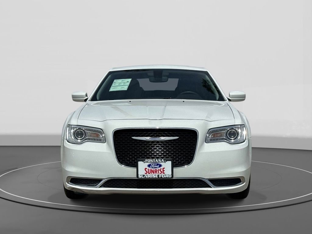 Used 2023 Chrysler 300 Touring image 3