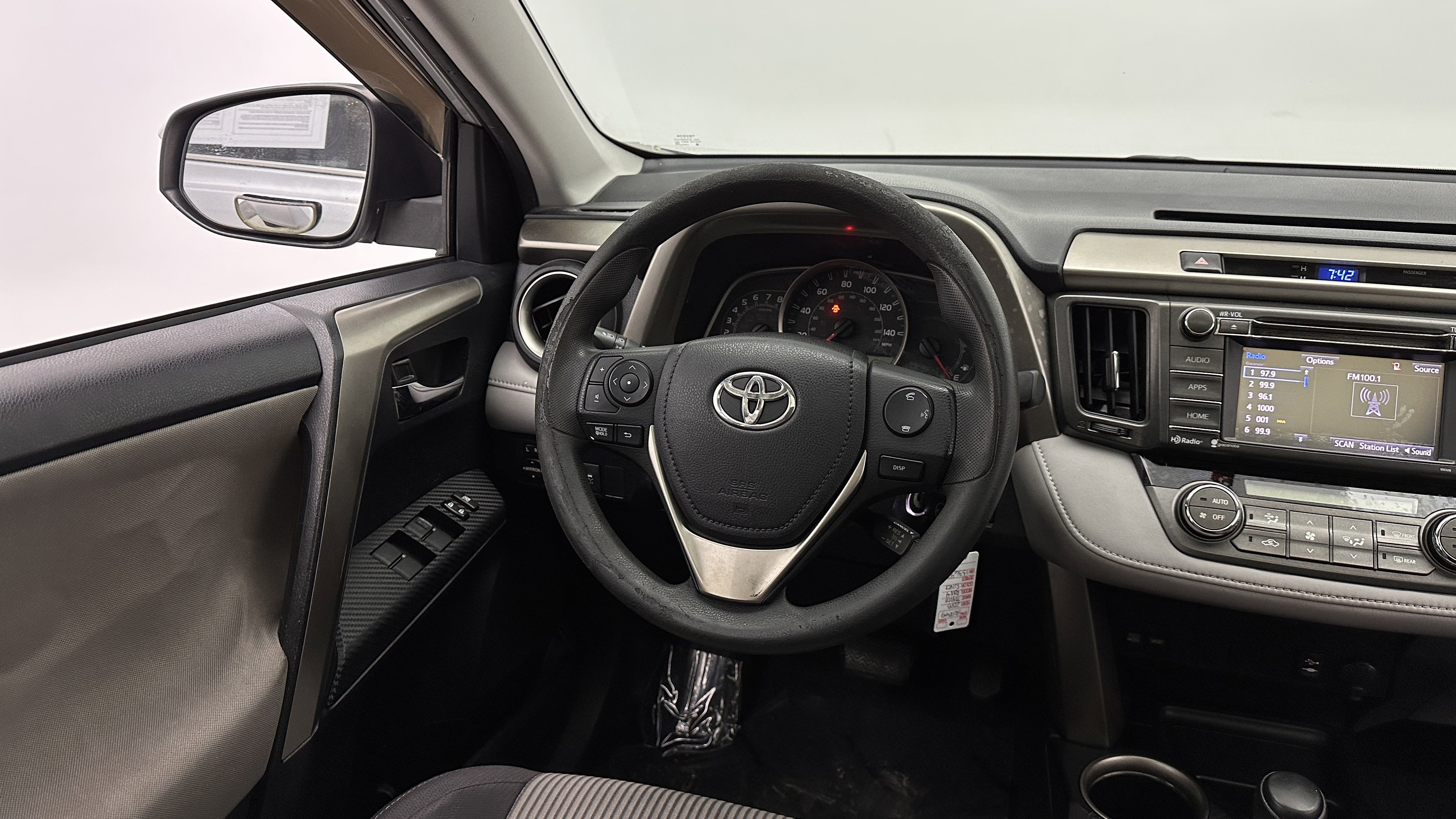 Used 2015 Toyota RAV4 XLE FWD image 24