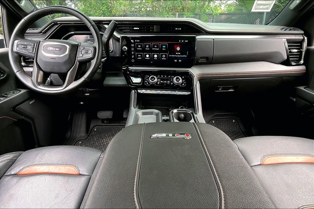 Used 2024 GMC Sierra 2500 AT4 w/ AT4 Premium Plus Package AWD/4WD image 8