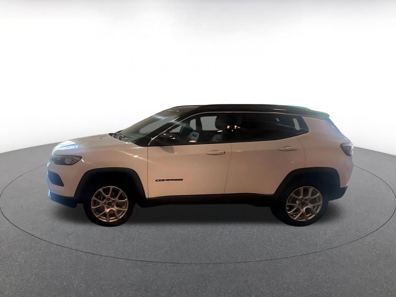 Used 2025 Jeep Compass Limited AWD/4WD image 9