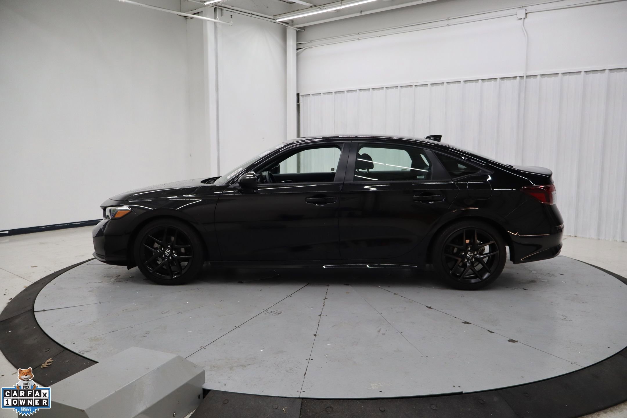 Used 2025 Honda Civic Sport image 9