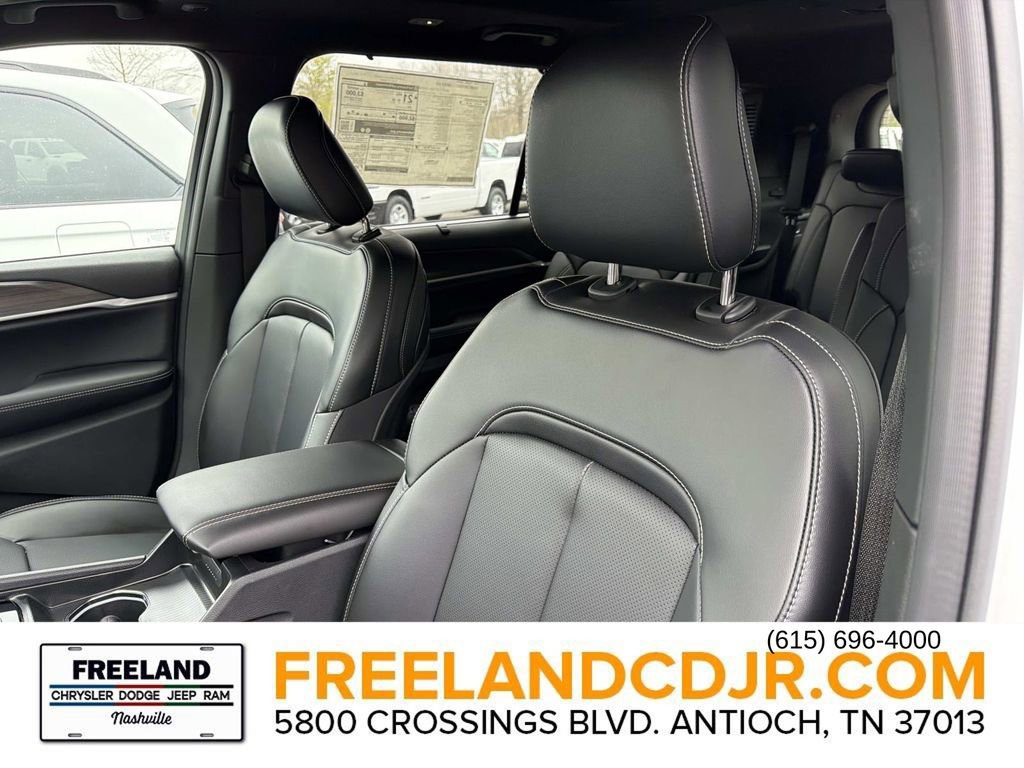 New 2025 Jeep Grand Cherokee L Limited w/ Luxury Tech Group II AWD/4WD image 22