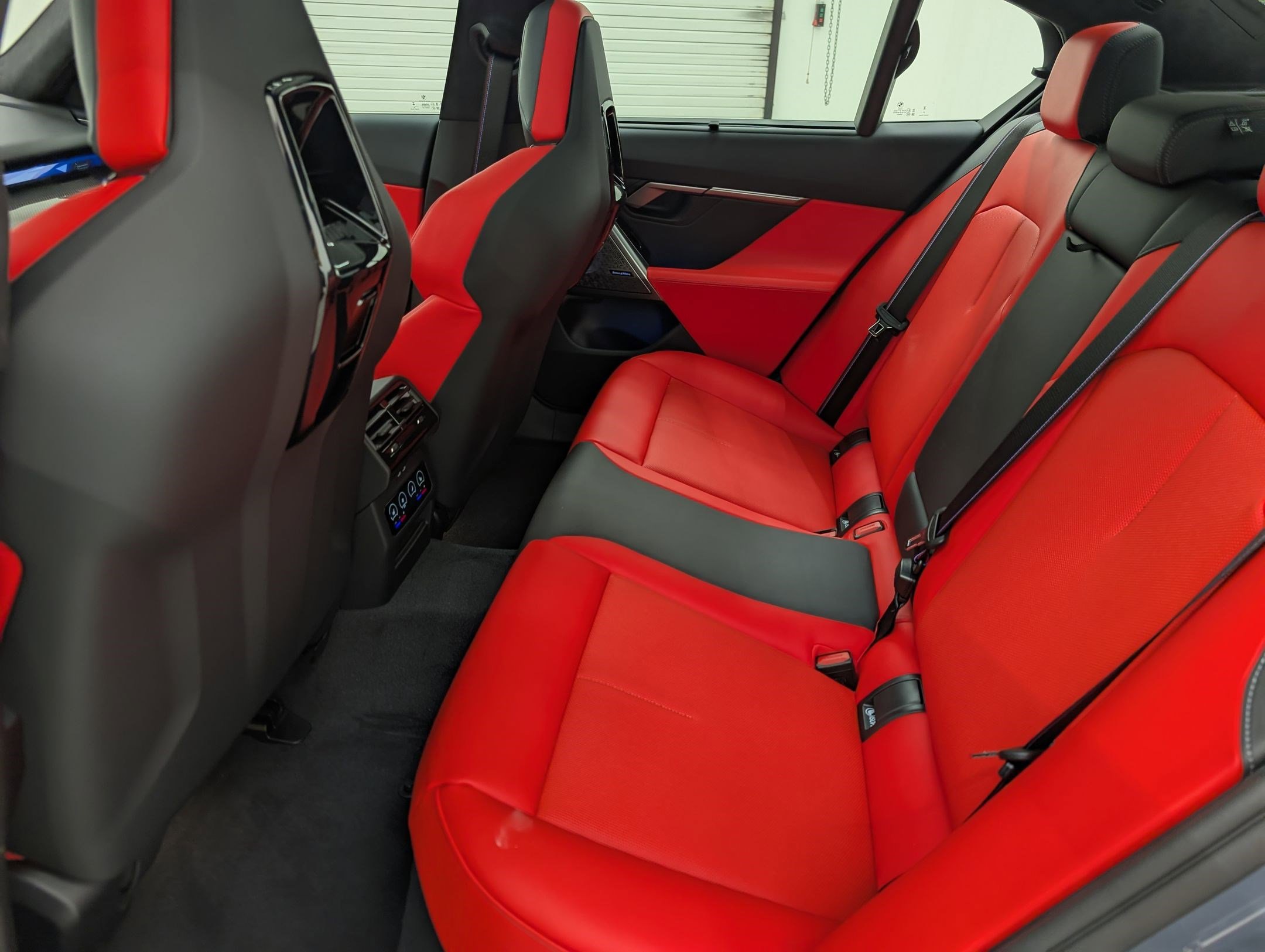 Certified 2026 BMW M5 w/ Executive Package image 15