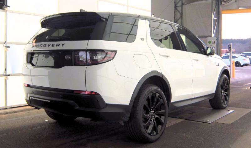 Used 2021 Land Rover Discovery Sport SE image 3