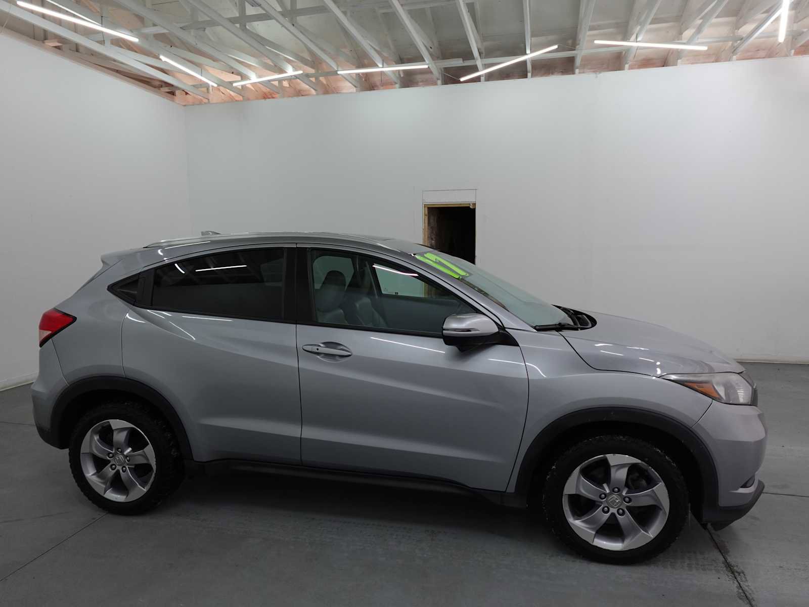 Used 2017 Honda HR-V EX-L image 4