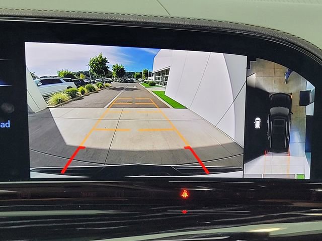 Certified 2023 Cadillac Escalade ESV V AWD/4WD image 11