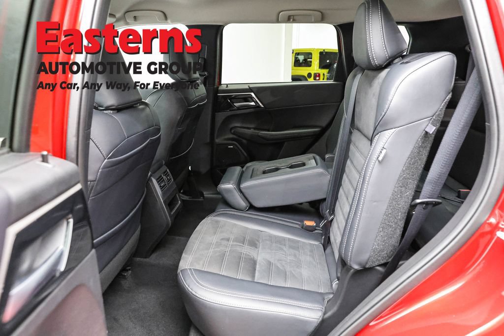 Used 2025 Mitsubishi Outlander SE AWD/4WD image 22
