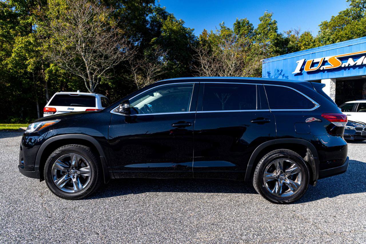Used 2017 Toyota Highlander Limited Platinum AWD/4WD image 3