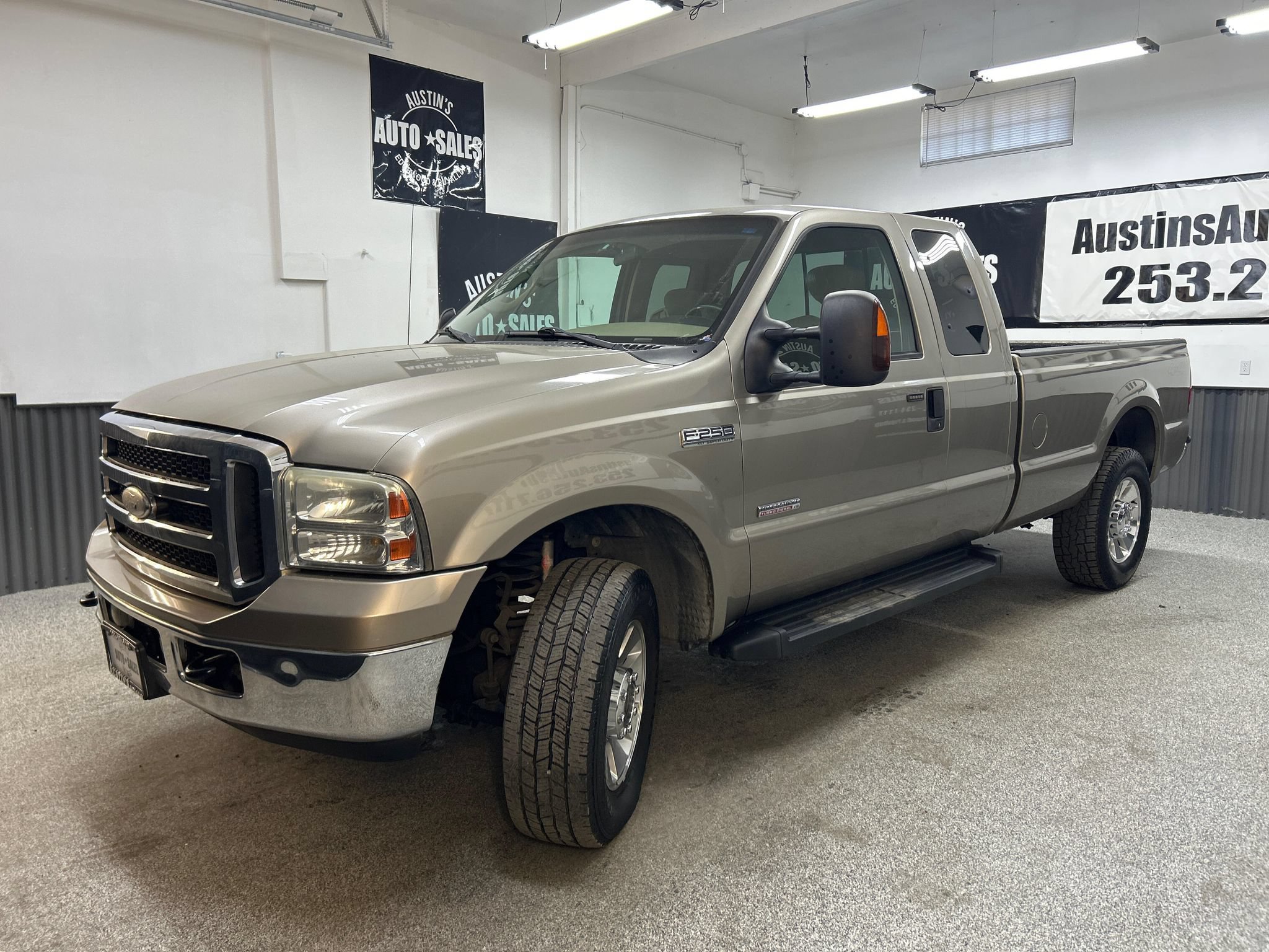 Used 2006 Ford F250 XLT AWD/4WD image 3
