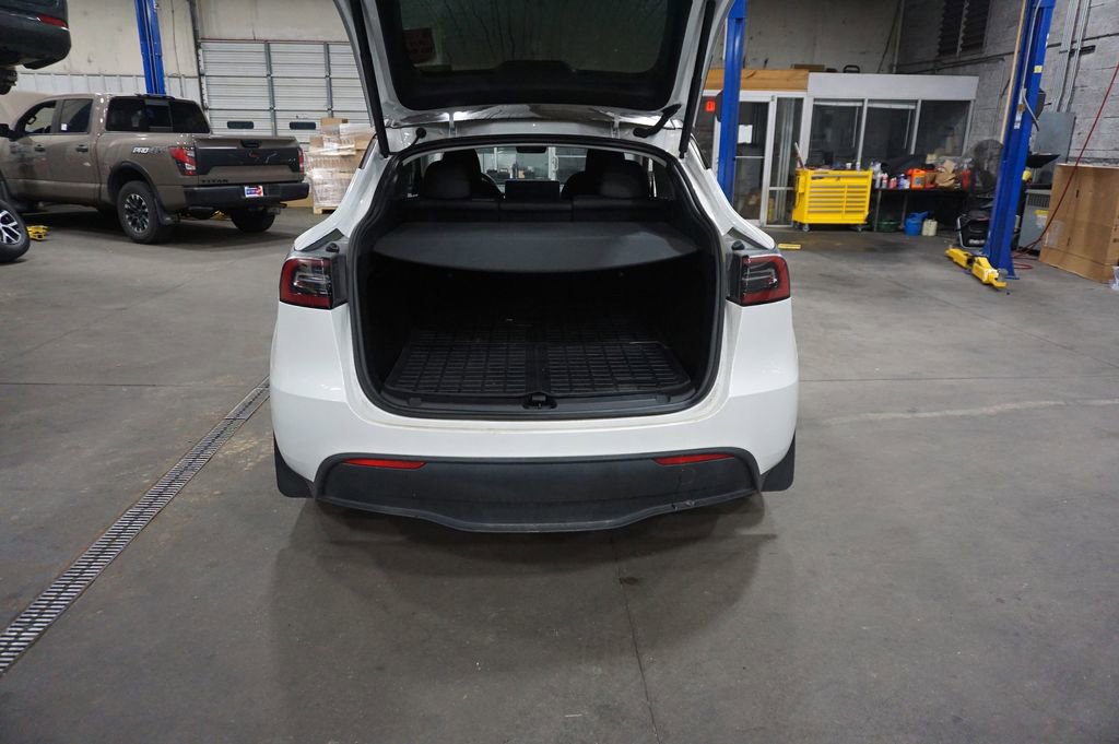 Used 2023 Tesla Model Y Long Range image 16