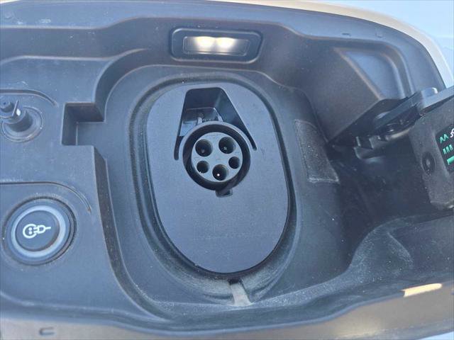 New 2025 Audi A6 e-tron Premium AWD/4WD image 13