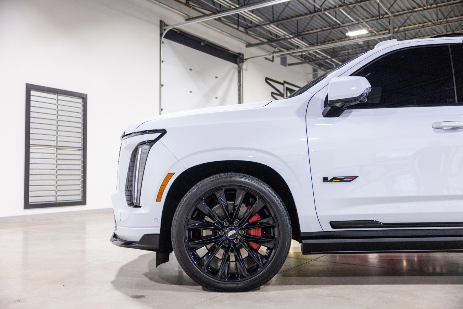 Used 2026 Cadillac Escalade V w/ LPO, ONYX Package AWD/4WD image 17
