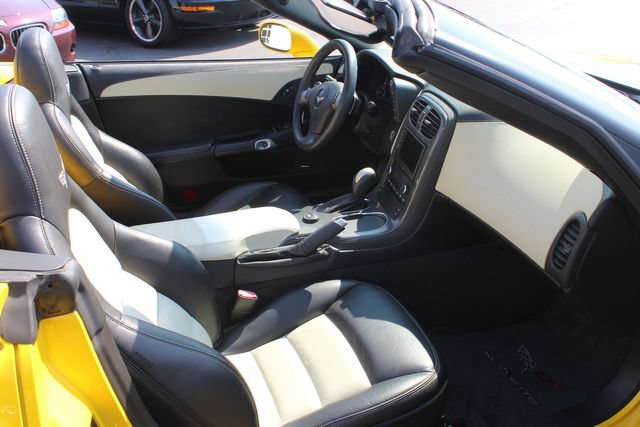 Used 2009 Chevrolet Corvette Convertible w/ Preferred Equipment Group RWD image 16