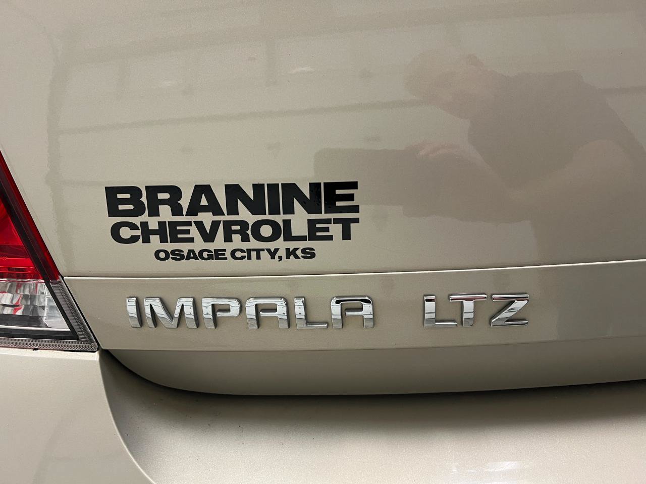 Used 2012 Chevrolet Impala LTZ FWD image 18