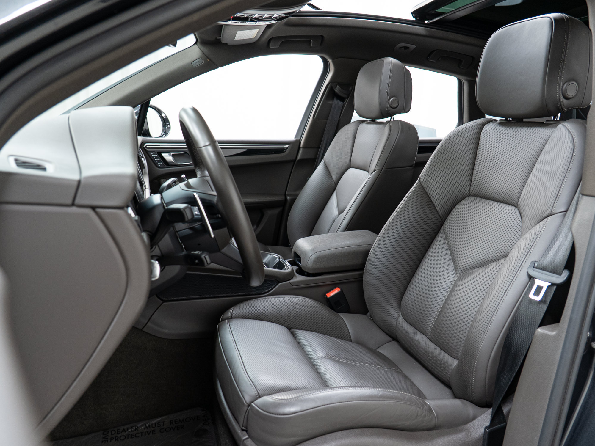 Certified 2022 Porsche Macan S AWD/4WD image 16