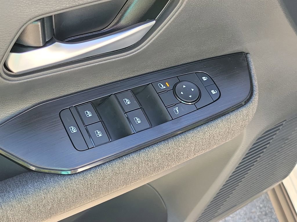 New 2026 Nissan Kicks SV image 20