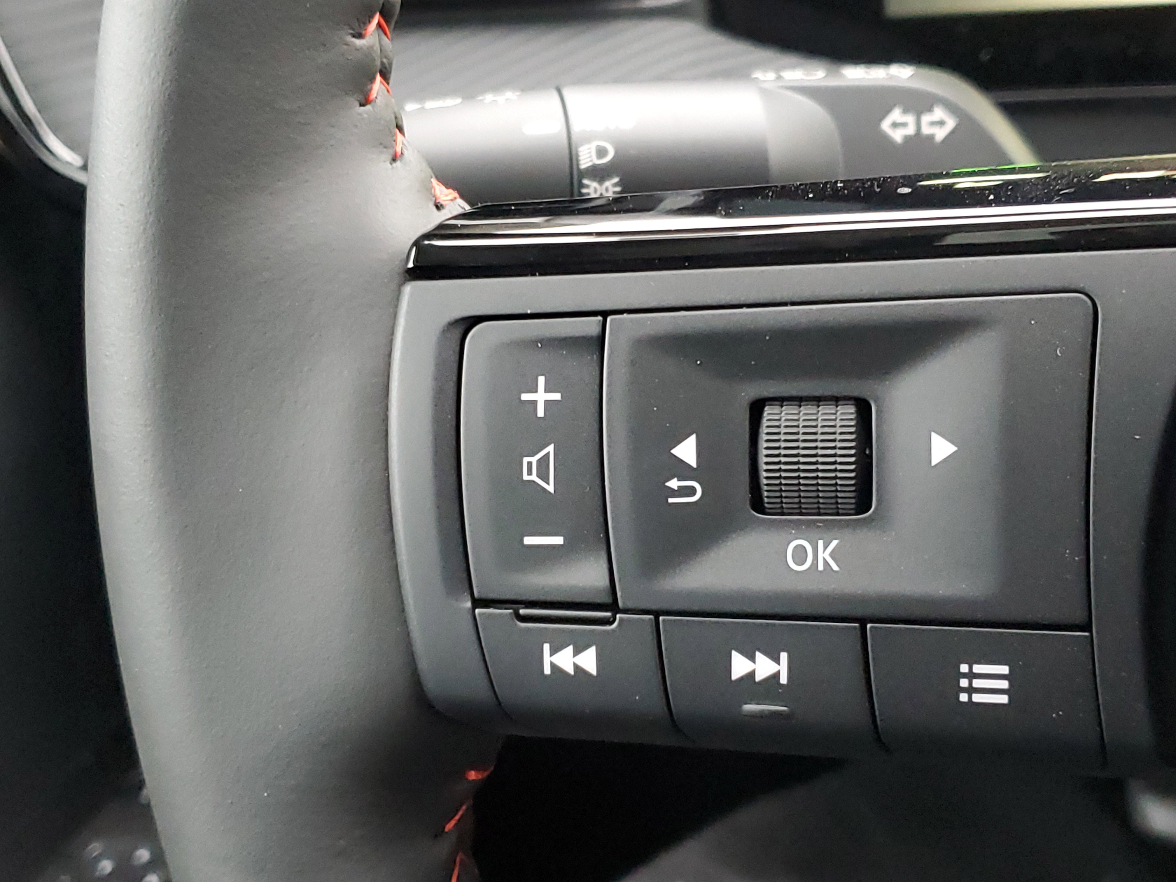 New 2026 Nissan Kicks SR w/ SR Premium Package image 12