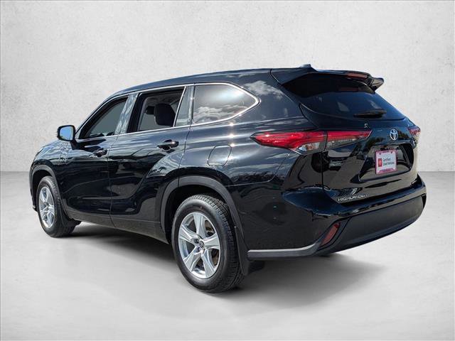 Certified 2021 Toyota Highlander LE image 8