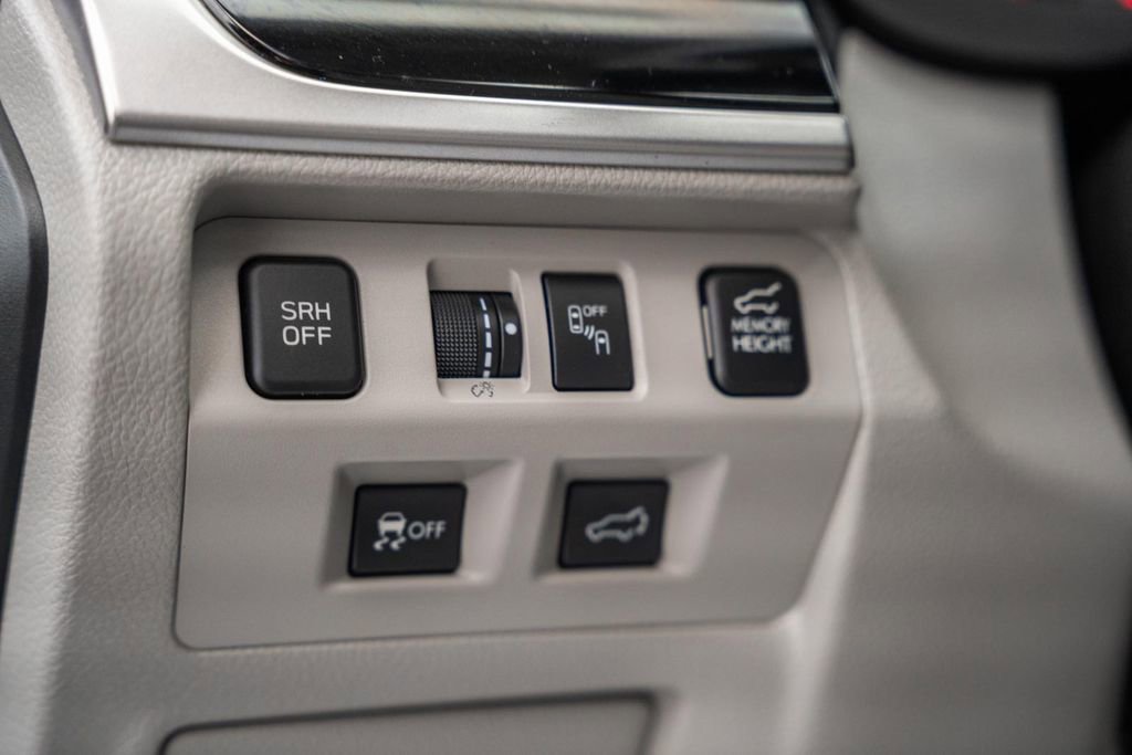 Used 2017 Subaru Forester 2.5i Limited AWD/4WD image 44