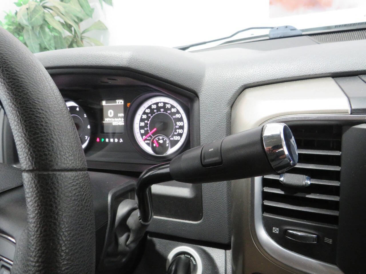 Used 2013 RAM 1500 Classic SLT RWD image 15