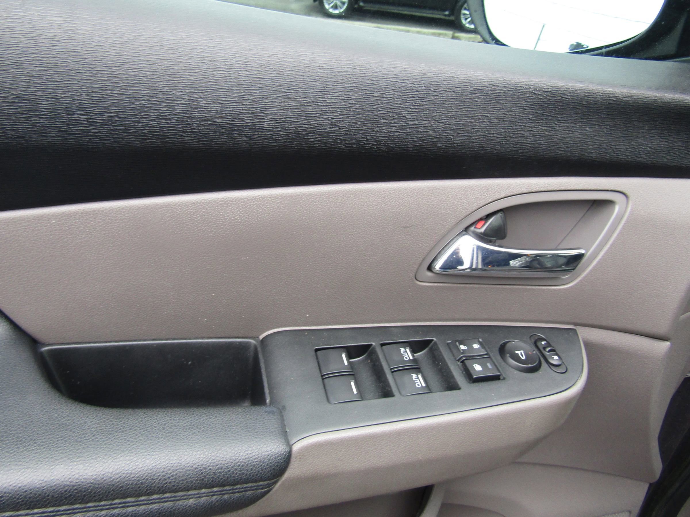 Used 2015 Honda Odyssey EX-L image 19