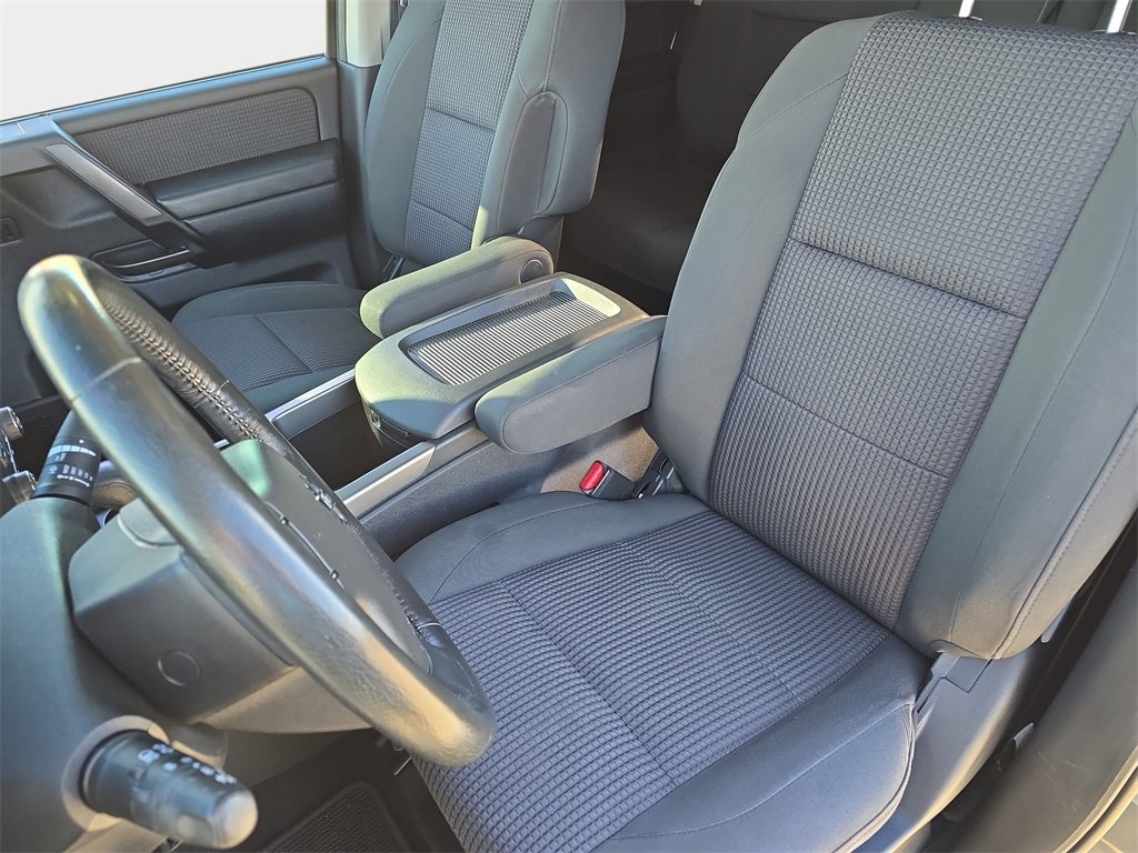 Used 2012 Nissan Titan SV w/ SV Value Truck Pkg image 15