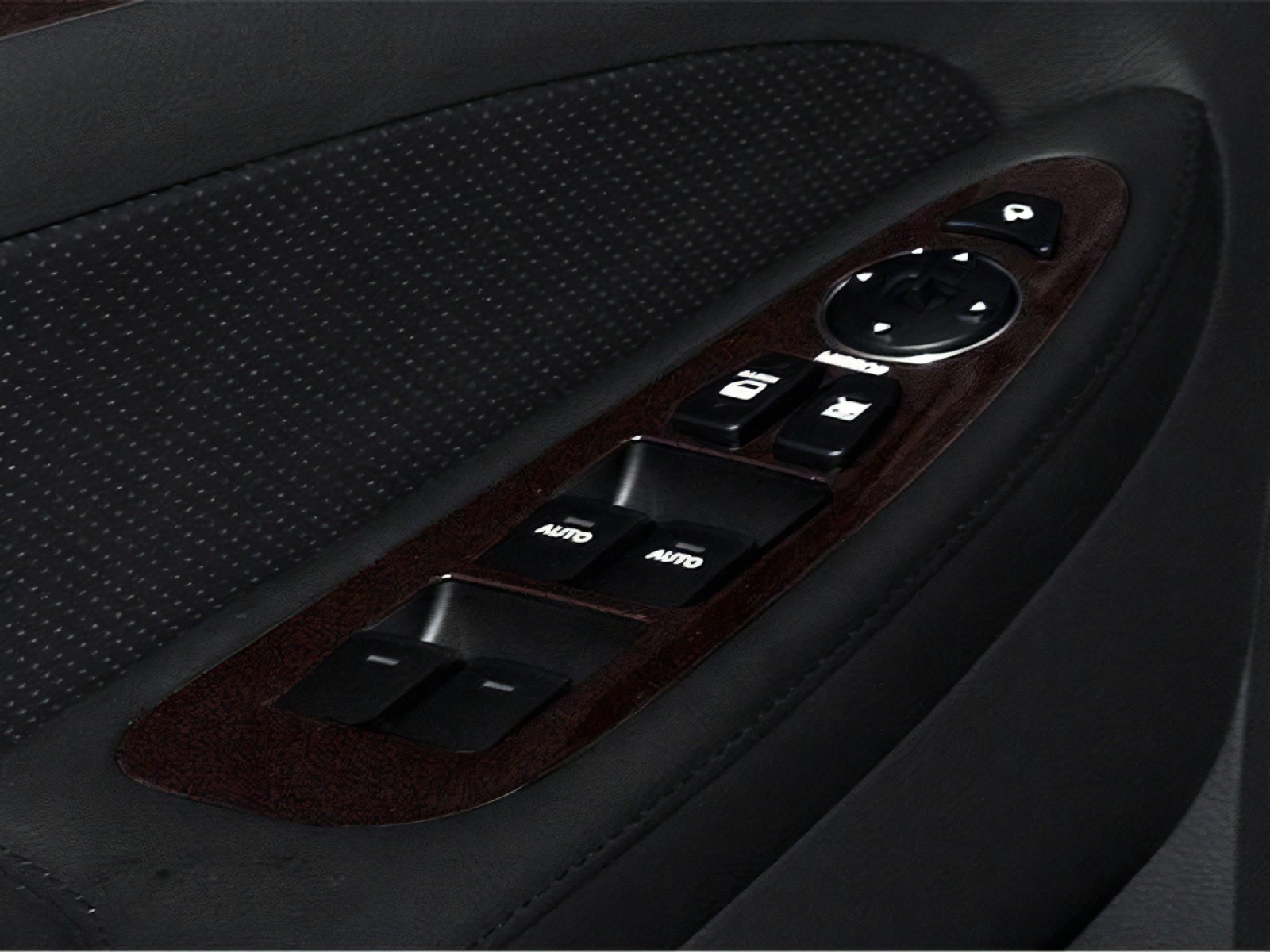 Used 2013 Hyundai Genesis 3.8 image 12