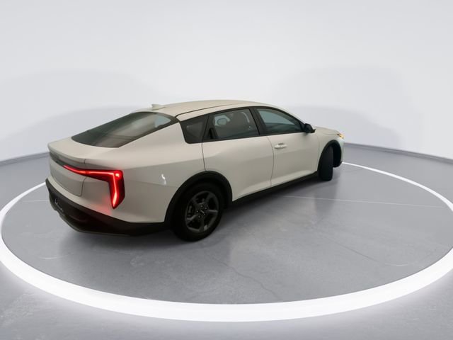 Used 2025 Kia K4 LXS image 6