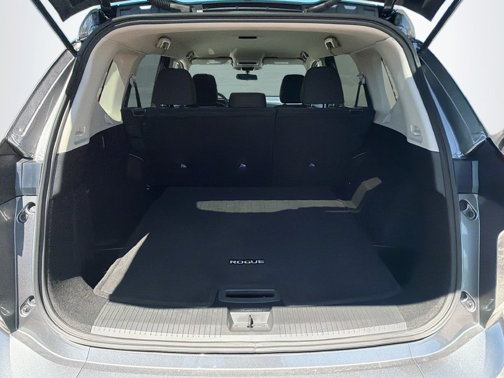 Used 2025 Nissan Rogue S FWD image 26