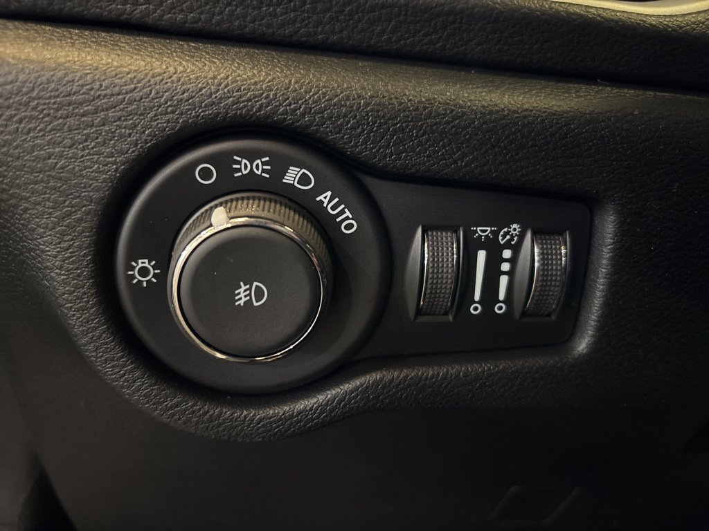 New 2026 Chrysler Pacifica Select w/ S Appearance Package FWD image 21
