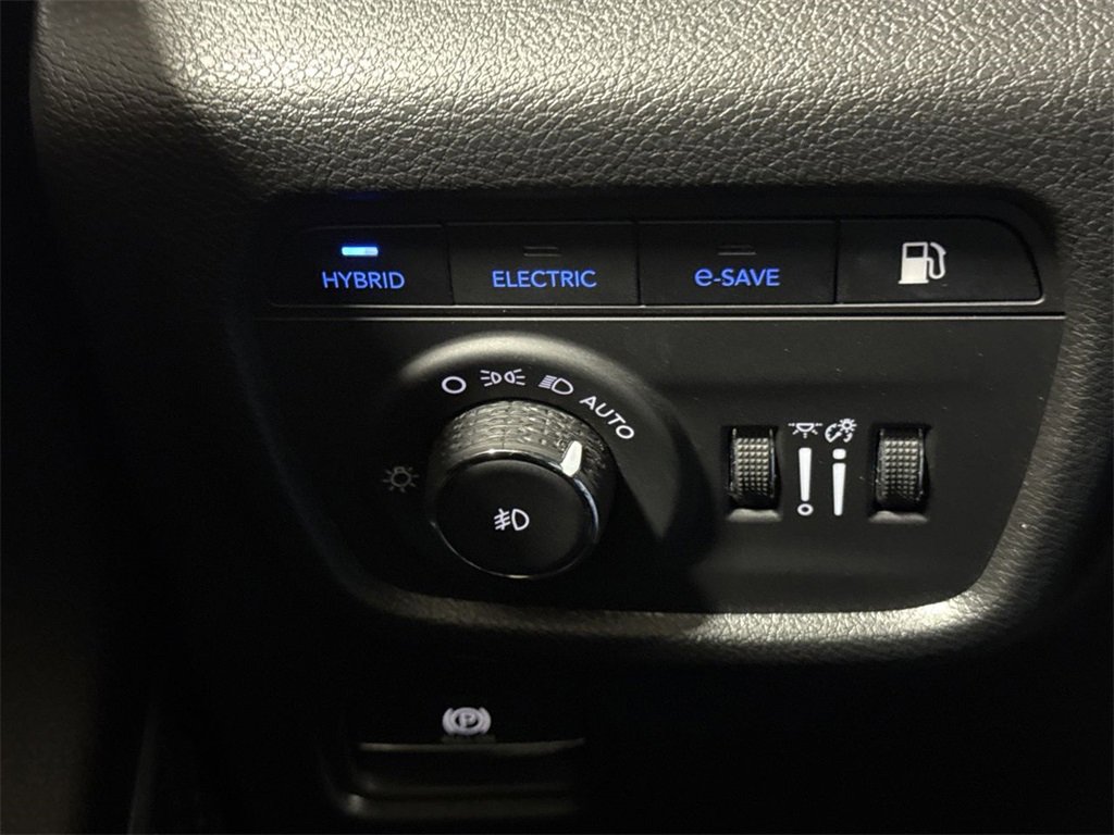 Used 2025 Jeep Grand Cherokee Limited 4xe image 19