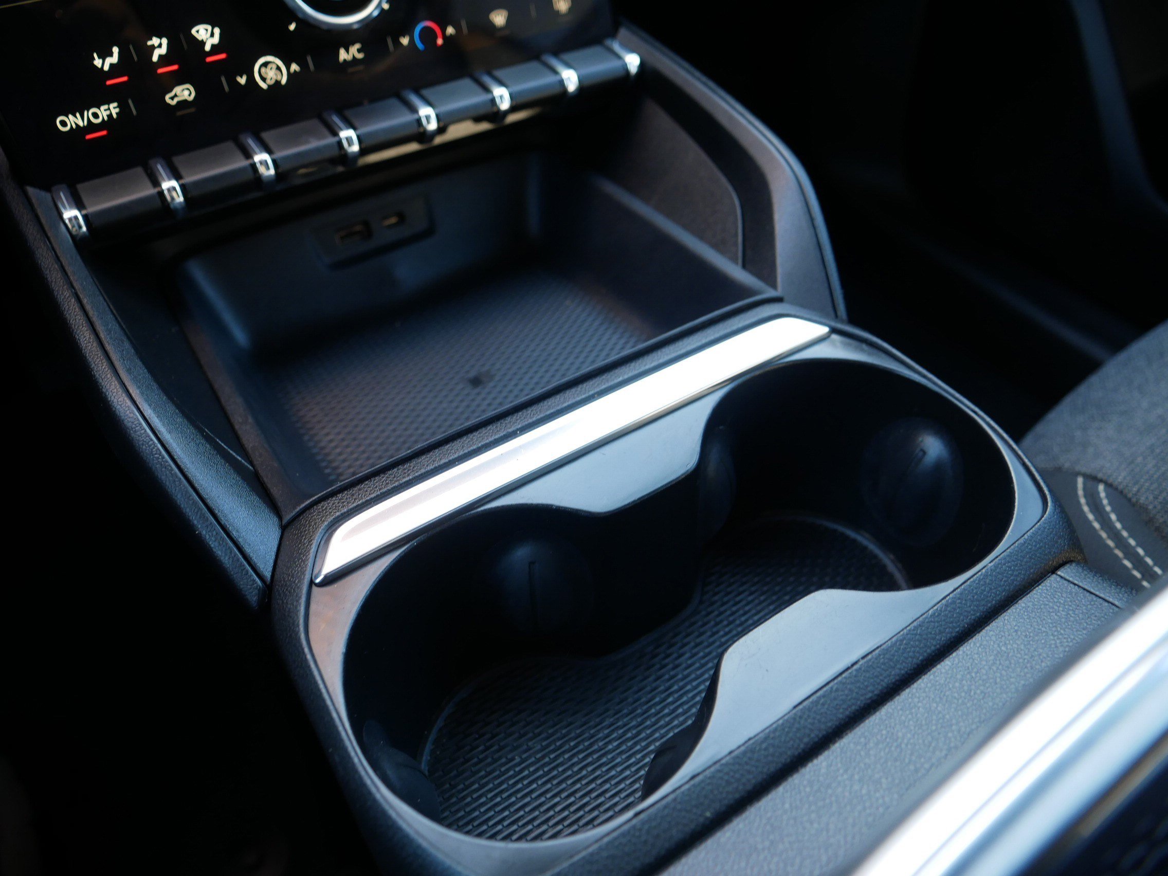 Used 2025 GMC Terrain Elevation image 33