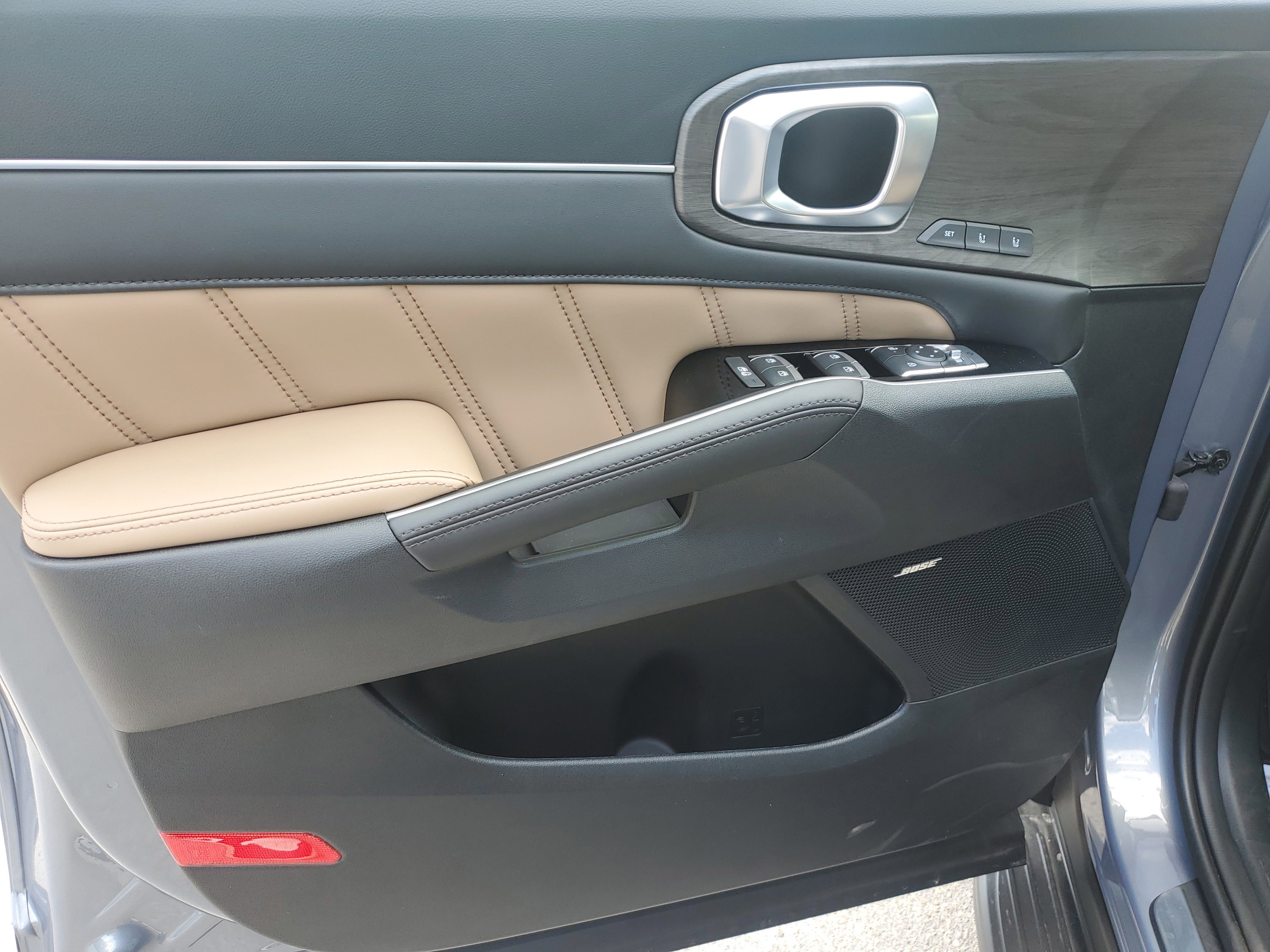 New 2025 Kia Sorento SX Prestige w/ Olive Brown Leather Package image 17