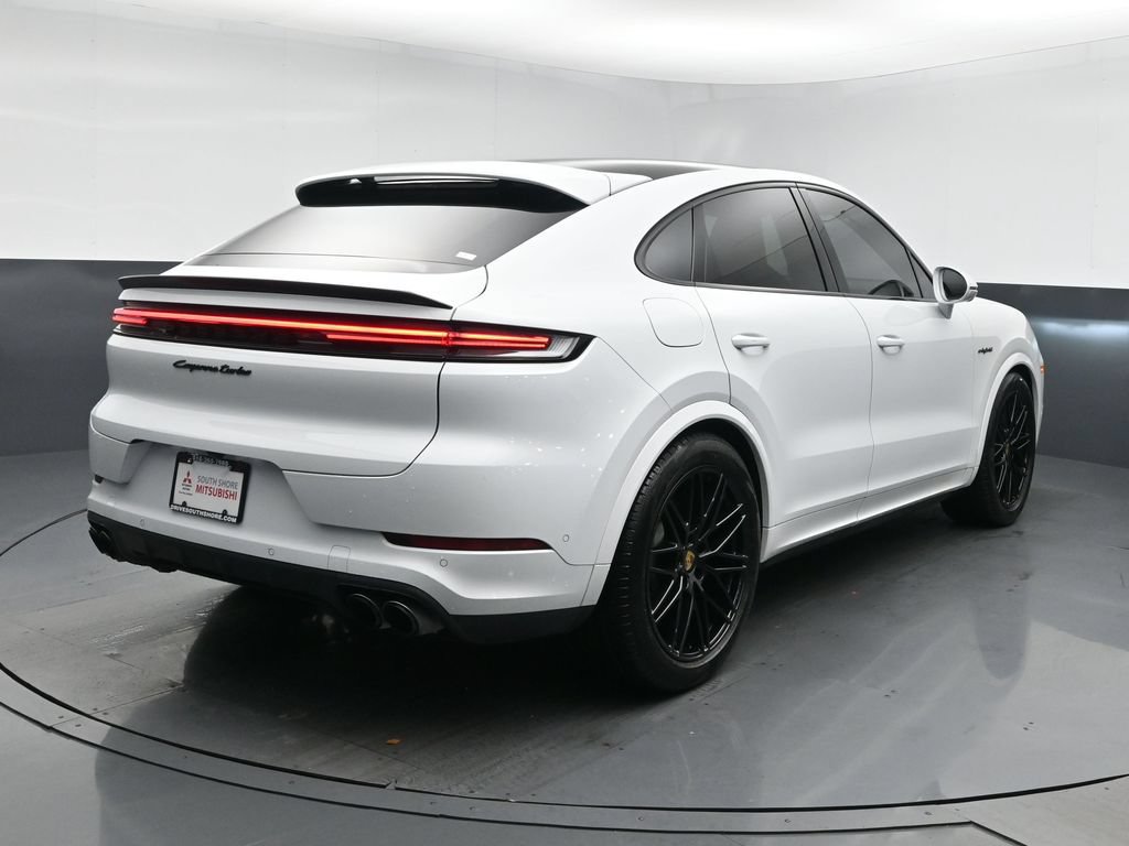 Used 2024 Porsche Cayenne Turbo w/ Premium Package Plus (PP1) AWD/4WD image 22