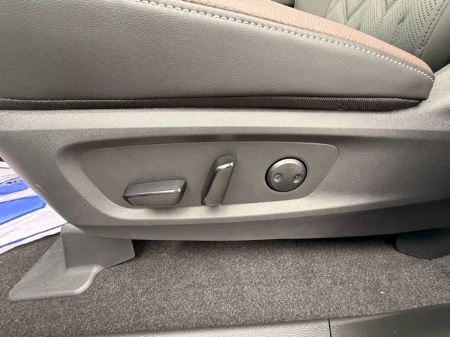 New 2026 Nissan Pathfinder Platinum image 13