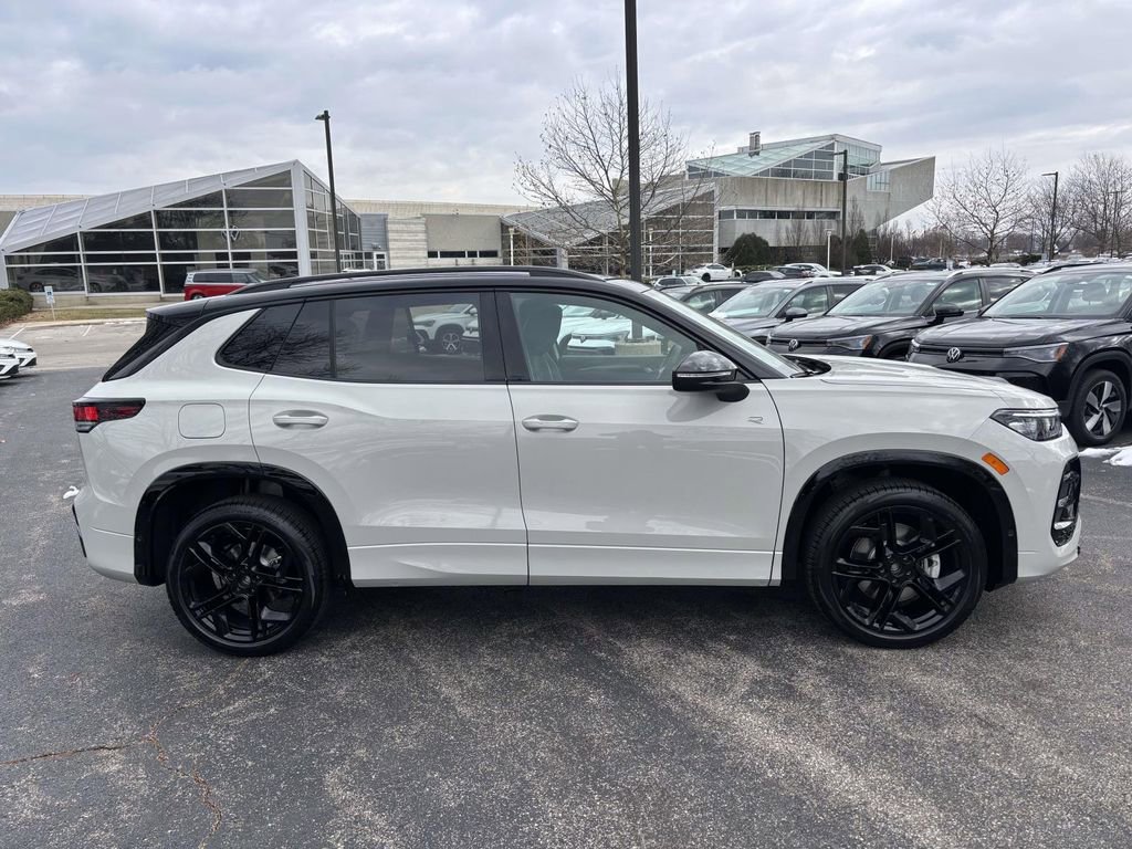 New 2026 Volkswagen Tiguan SE R-Line image 8