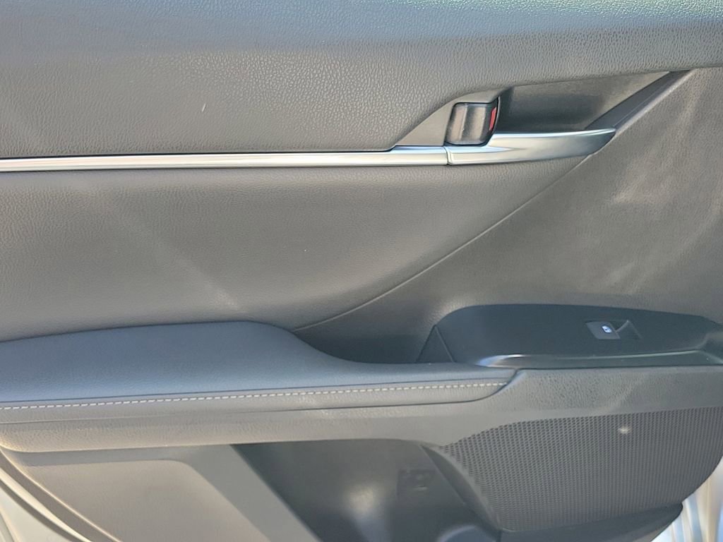 Used 2020 Toyota Camry XSE image 14