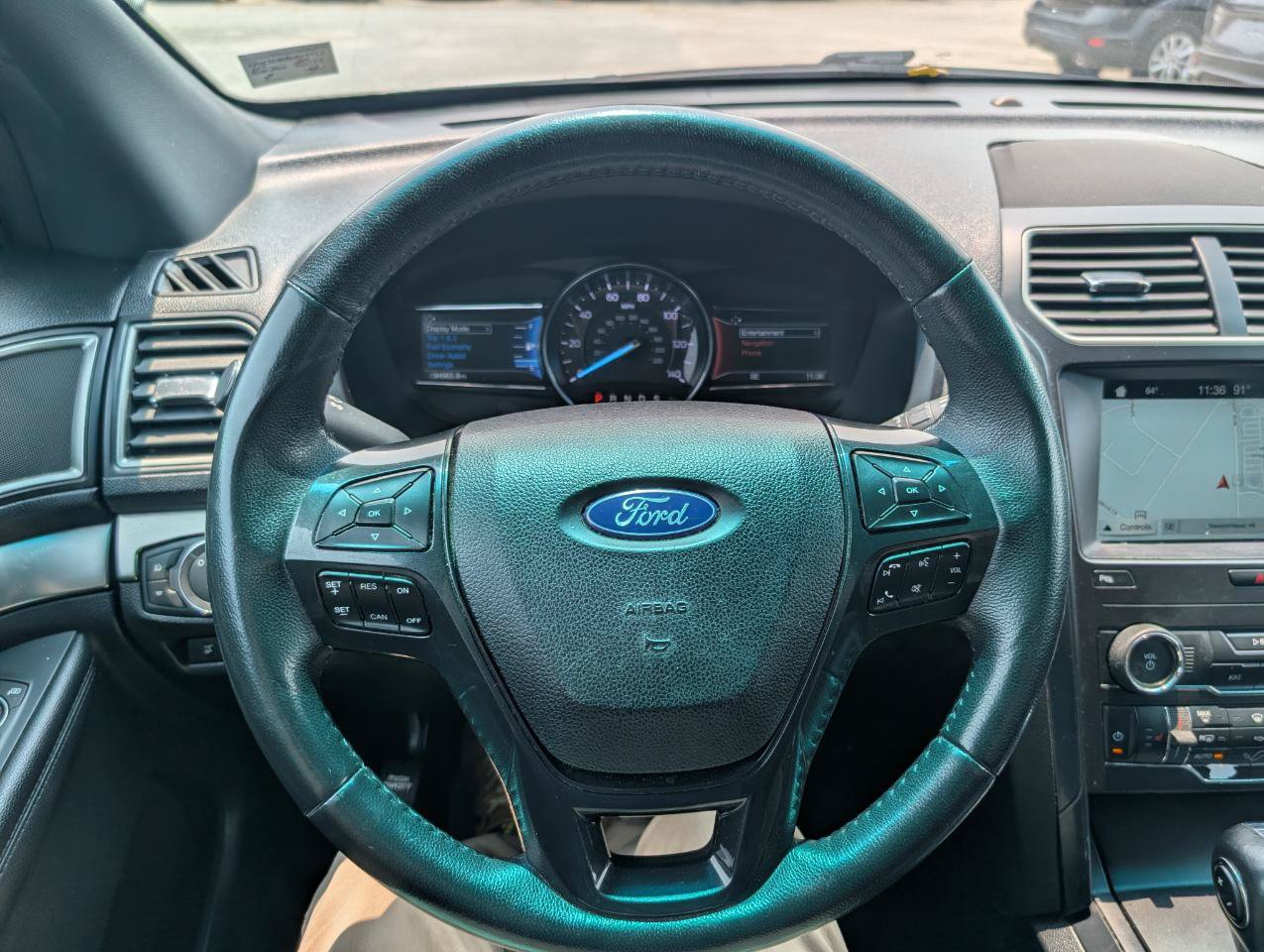 Used 2019 Ford Explorer XLT w/ Equipment Group 202A FWD image 18